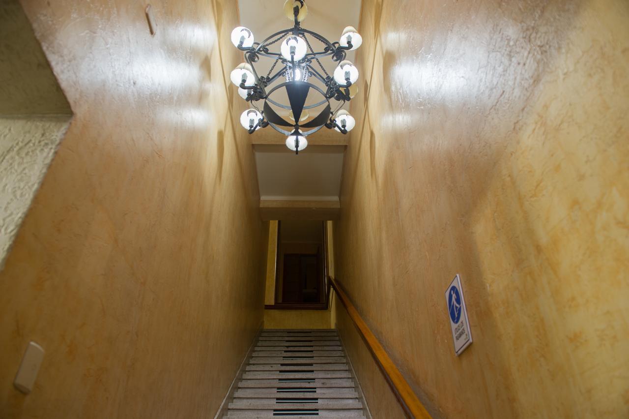 Hotel Dikran Лос-Анхелес Экстерьер фото